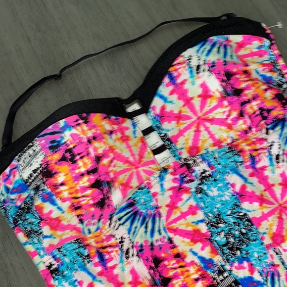 Jessica Simpson Colorful Tankini - Picture 2 of 3